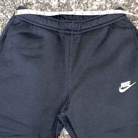 New NIKE Sportswear Standard Fit Tapered Leg Club Fleece Joggers - Picture 9 of 16